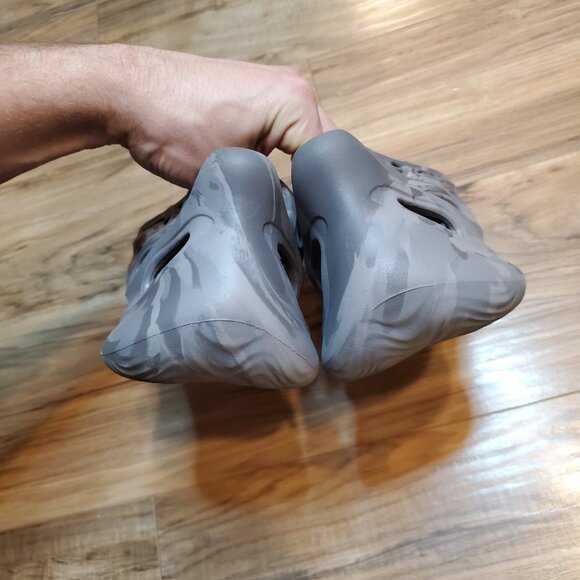 Adidas Yeezy Foam Runner MX Granite Gray Size 9 us Mens - Picture 4 of 7